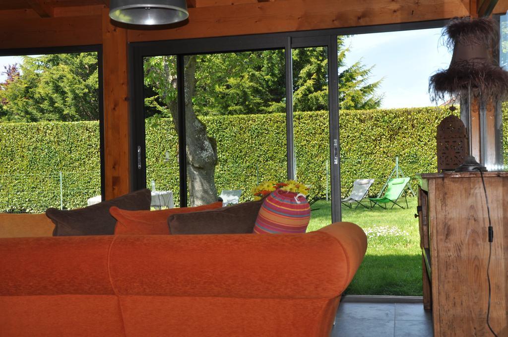 B&B La Cerisaie Francheleins Exterior photo